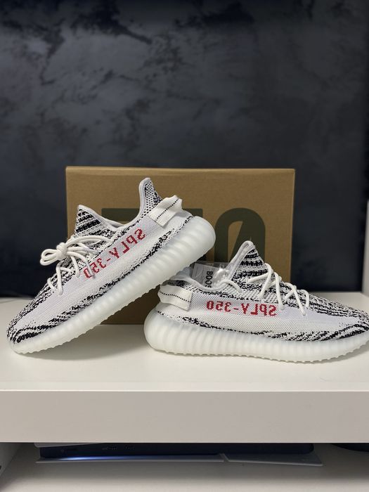 Adidas Yeezy 350 V2 Zebra | Calitate Premium |