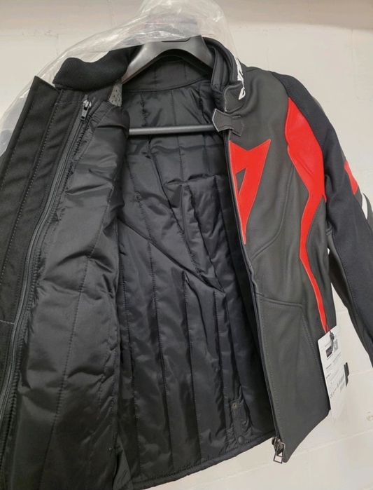 Geaca moto Dainese Avro 4 48 S/M NOUA. Piele. Jacheta Dainese piele