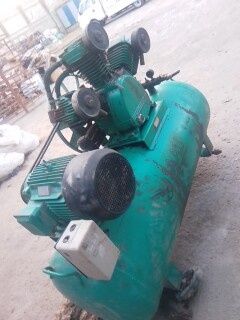 Kompressor  sotiladi