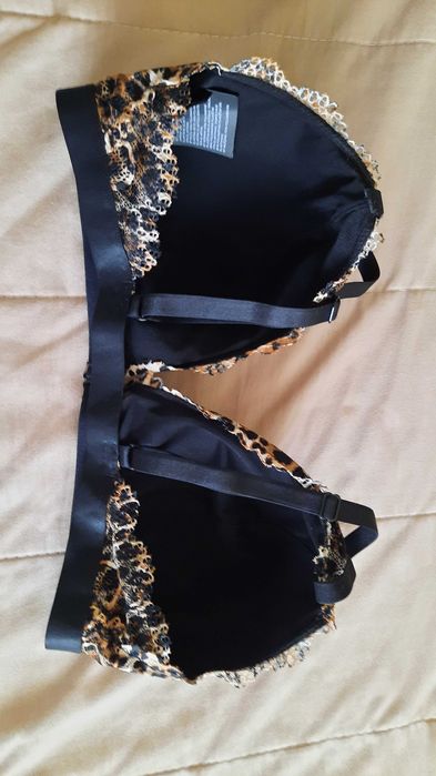 НОВИ бански- S и M р- р и Сутиен HM