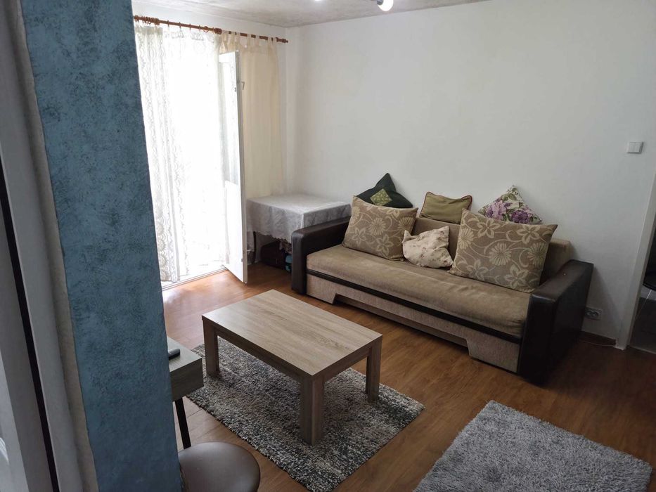 Inchiriez apartament