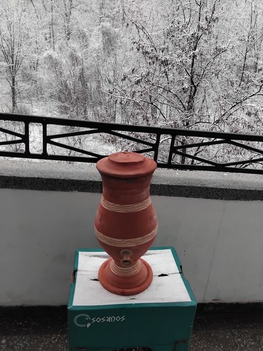 Глинена делва за съхранение на течности