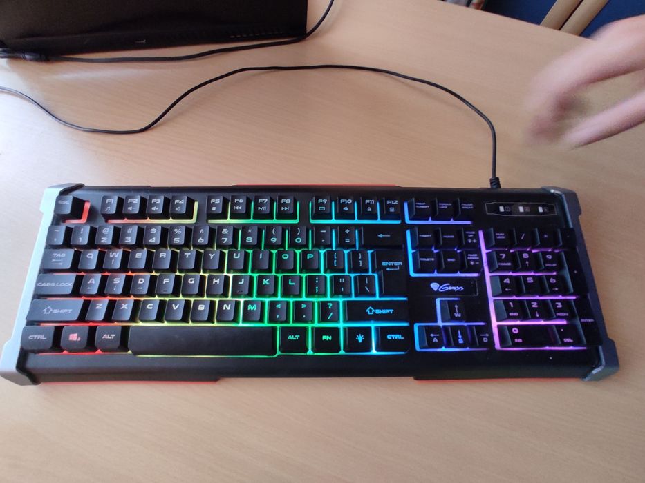 Геймърска клавиатура Genesis Rhod 400 RGB