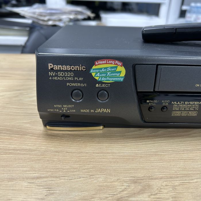 Видеомагнитофон Panasonic NV-SD320