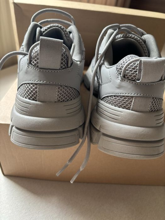 Нови сникърси Steve Madden