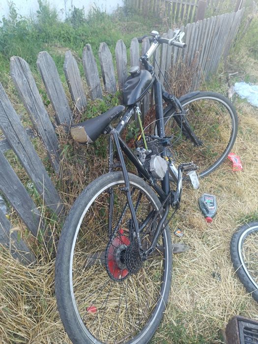 Bicicleta cu motor