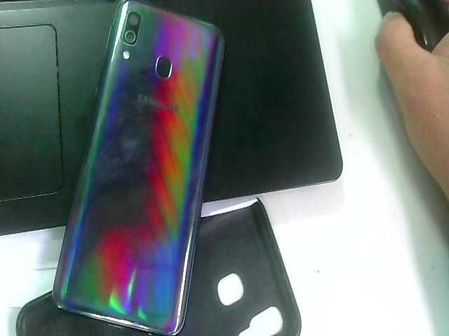 Samsung Galaxy A40  Память: 64 Gb