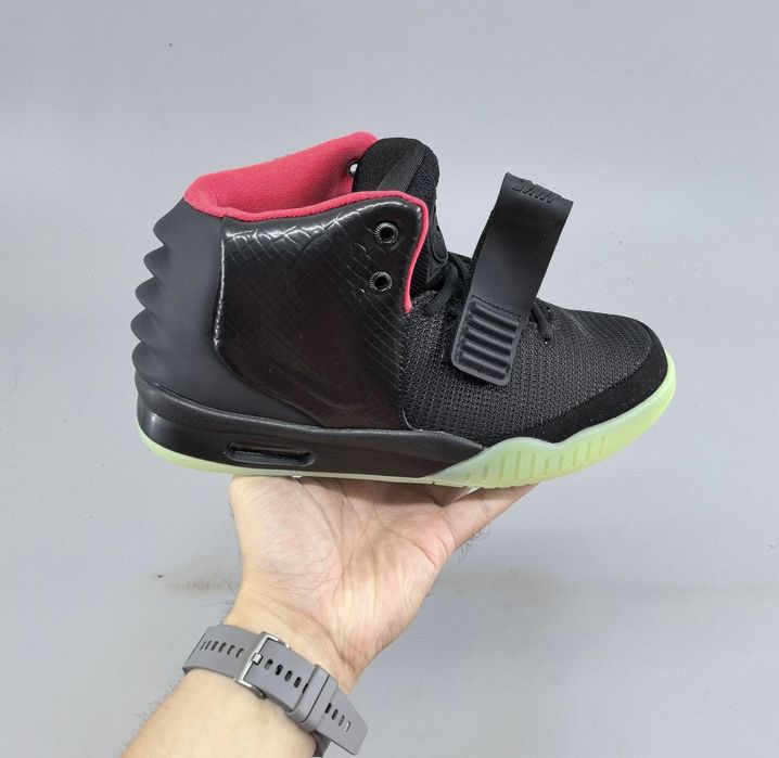NIKE Air Yeezy 2