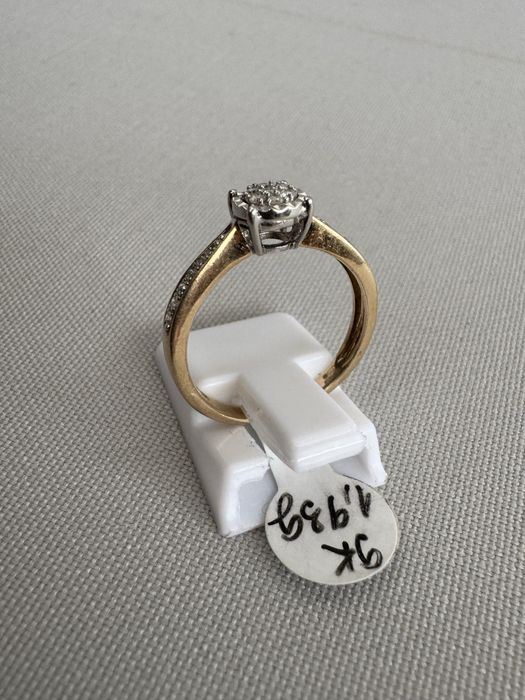 Inel din aur si diamante