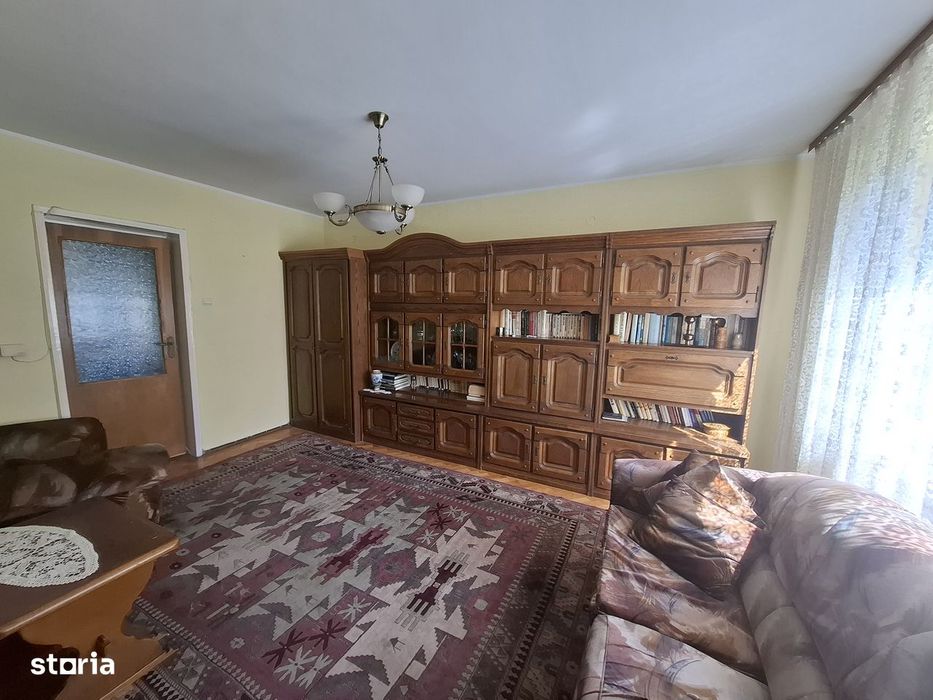 Cartierul Sasar (zona str. Gh. Marinescu)–ap. 4 camere, etaj 2, balcon