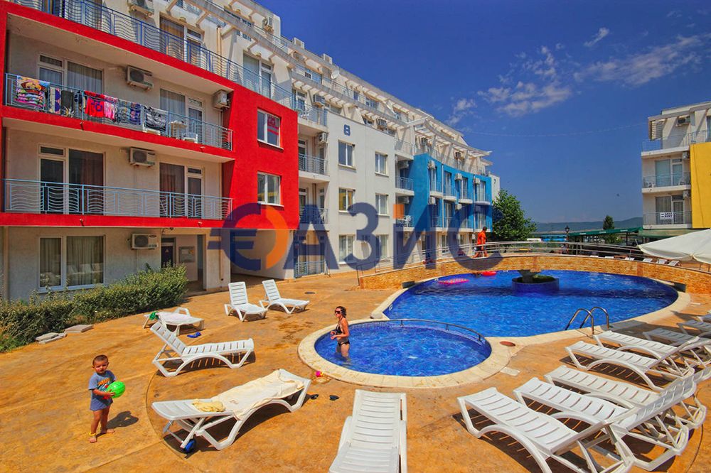 Продава се Двустаен апартамент в к.к. Слънчев бряг - 51 кв.м за 680 €/кв.м - Снимка #13