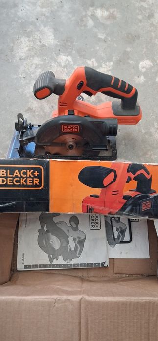 Ръчен циркуляр Black and decker