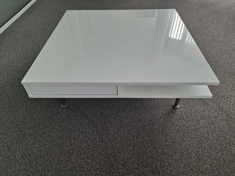 Птодавам ниска маса 300 лв