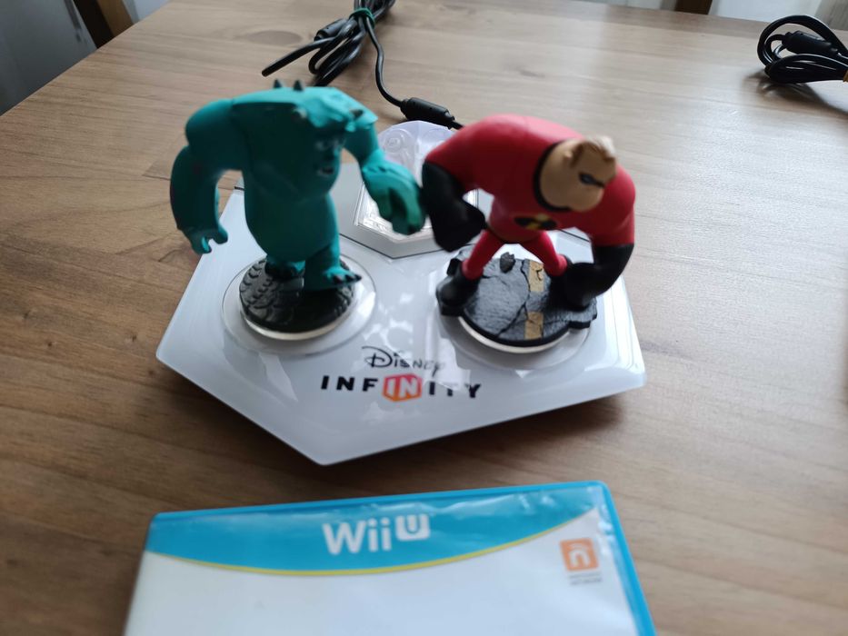 WiiU Disney Infinity Seturi complete cu joc bază portal figurine