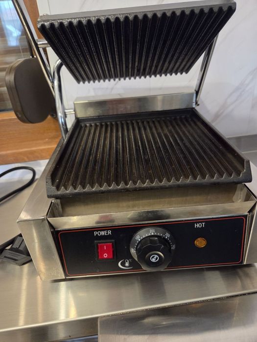 Професионално кухненско оборудване за закусвалния/заведение INOXIT