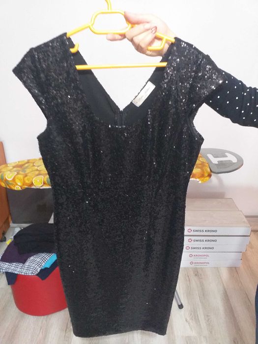 Vand rochie dama de seară