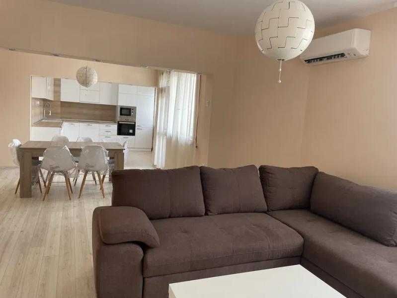 Чисто нов тристаен апартамент в СУПЕР центъра на гр. Бургас