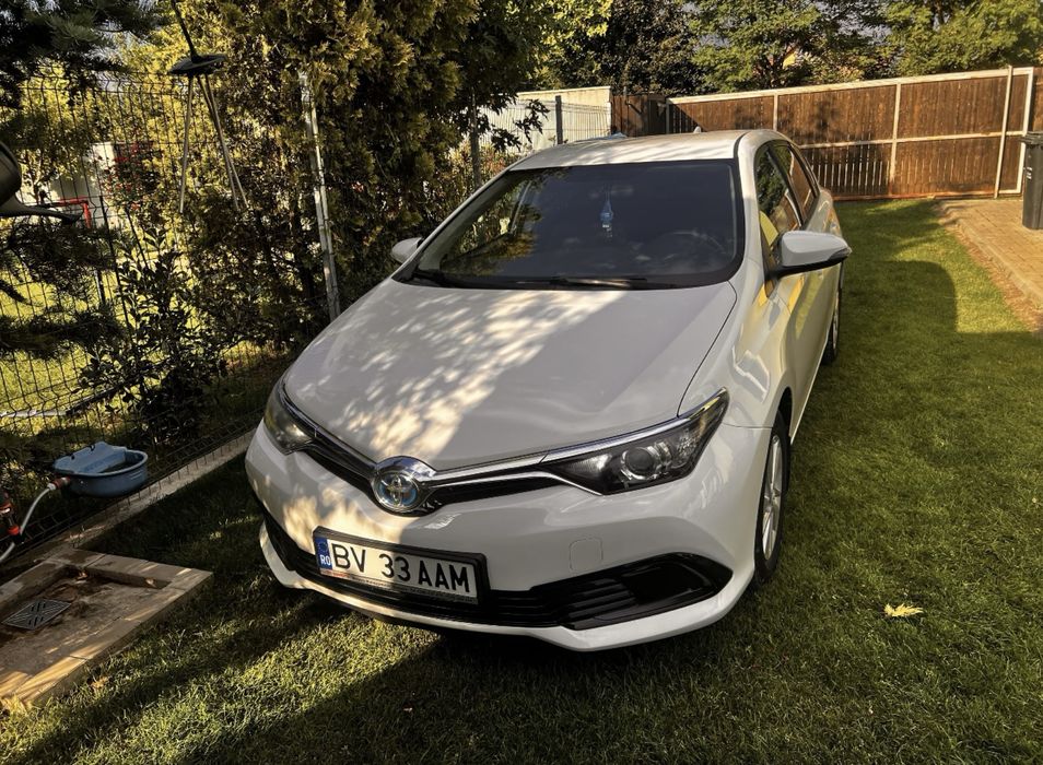 TOYOTA Auris