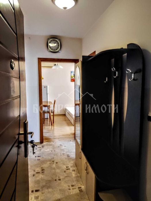 Дава се под наем Двустаен апартамент в Велико Търново, Център - 45 кв.м за 358 € - Снимка #2