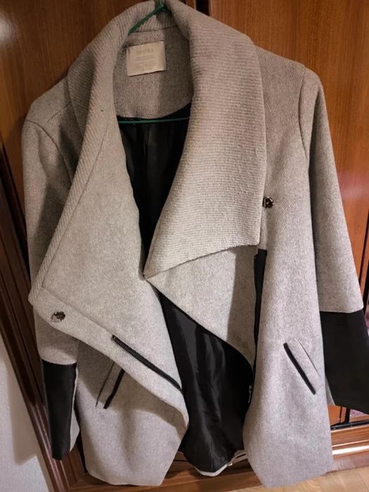 Palton Bershka marimea XS