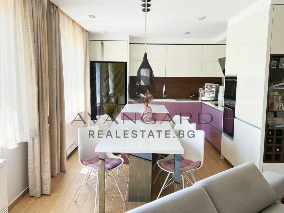 Продава се Четиристаен апартамент в Пловдив, Кючук Париж - 168 кв.м за 1786 €/кв.м - Снимка #4