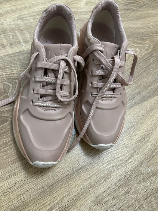 Продам кроссовки оригинал michael kors Armani exchange