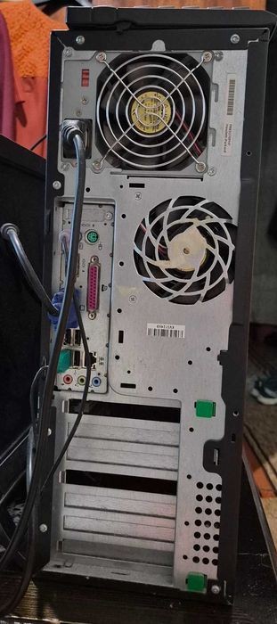 Компютър HP с монитор Sony клавиатура мишка