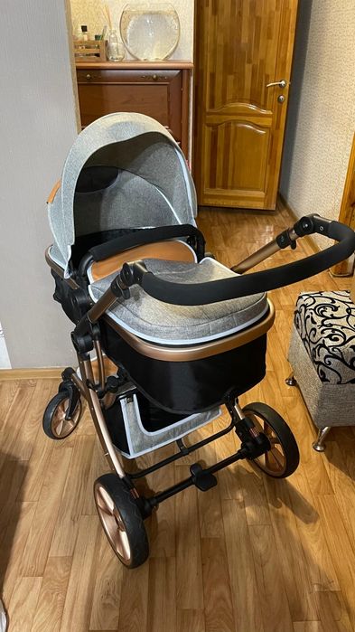 Коляска детская прогулочная