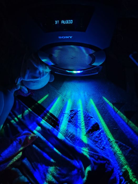 Продам колонку Сони(оригинал)