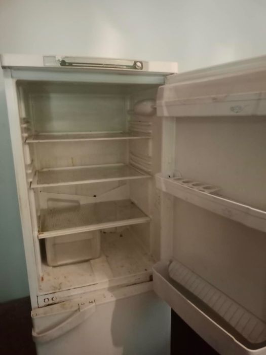 Холодильник Indesit рабочий