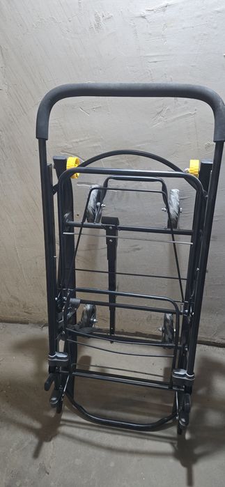 Продаются Санки-коляска.