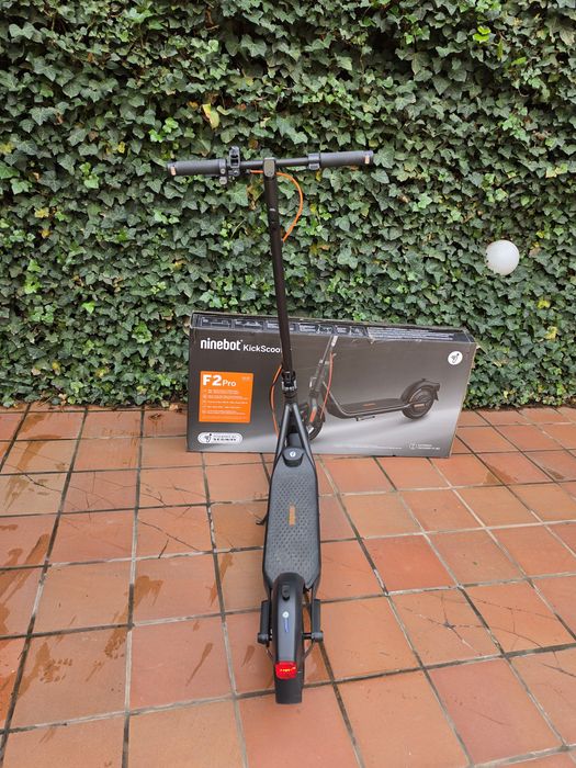 Trotineta electrica Ninebot F2 Pro