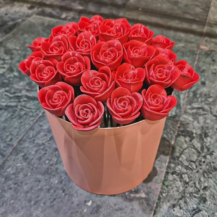 Букет из пластиковых роз в подарок