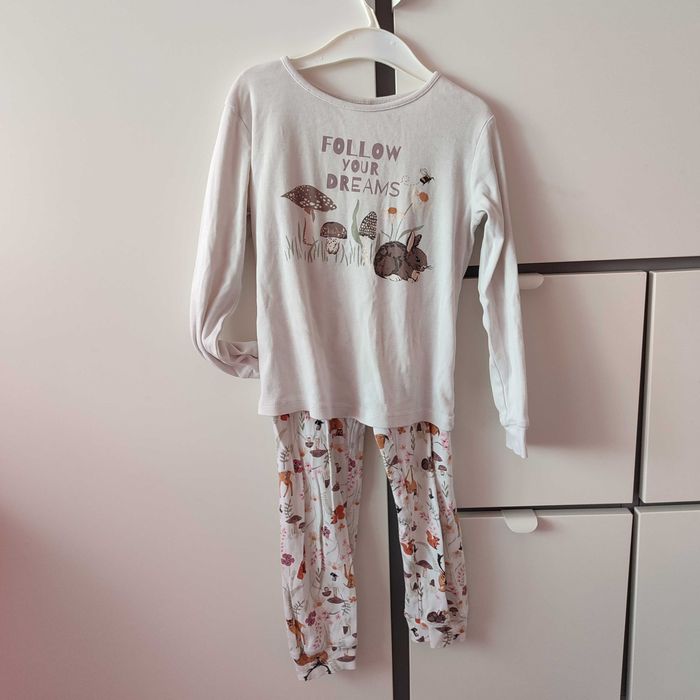 Лот от две пижами за момиченце 110-116