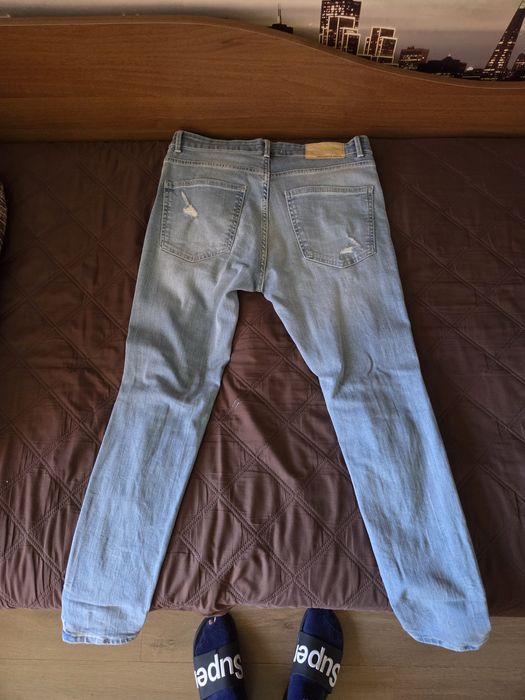 Продавам дънки Pull&Bear