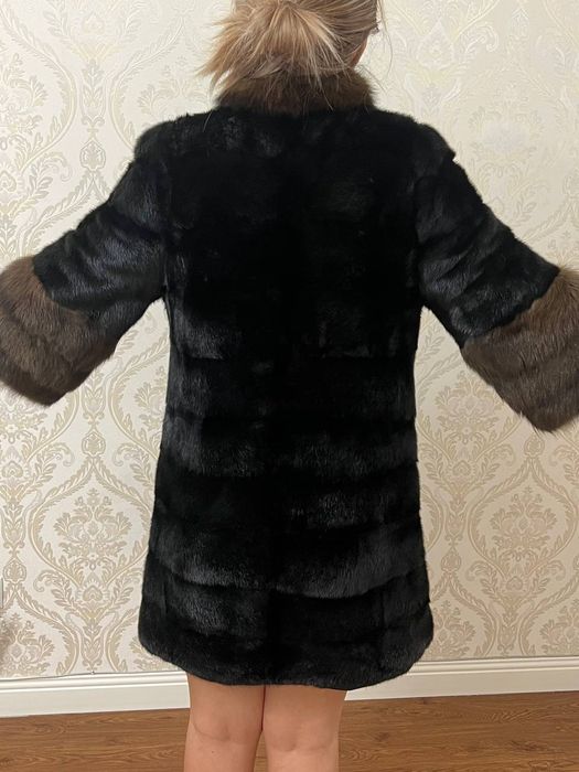 Шуба норковая с соболем .