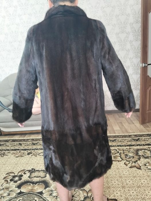Продам норковую шубу