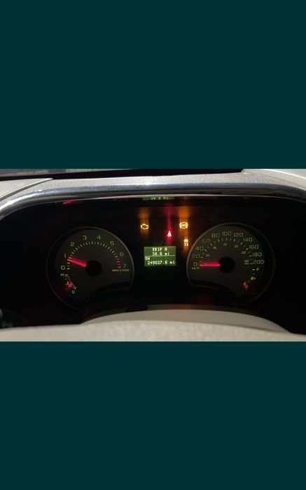 holati yaxshi rasmda koʻringan .

kraska yoq moshina toza.

salon - qa