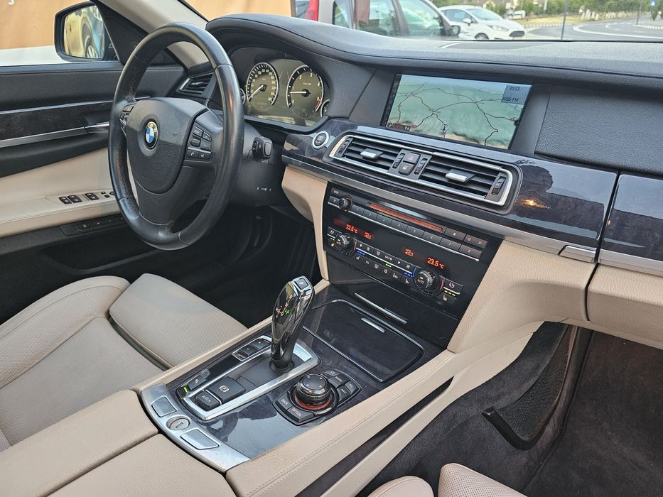 Bmw 730d Long 5 butoane Full options.Rate cu buletinul!