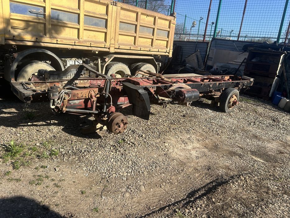 Sasiu cu punti si arcuri Mercedes Benz 814
