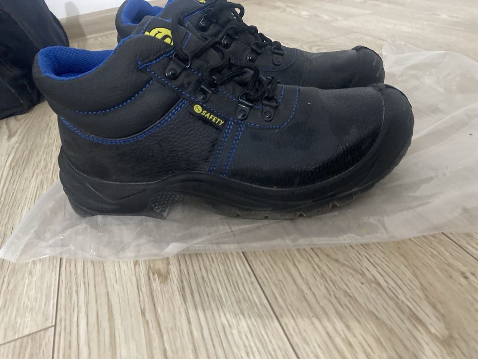 Продам спецобувь