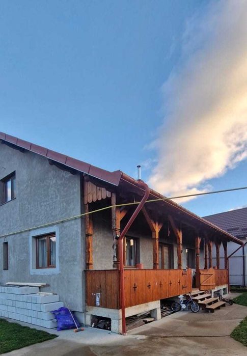 Vand casa Bucsoaia sau schimb