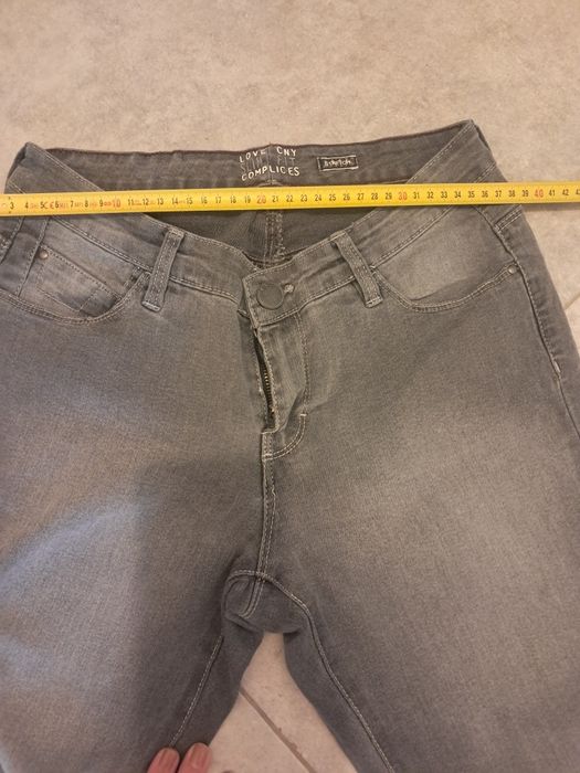 Blugi Dama gri marimea 28 M