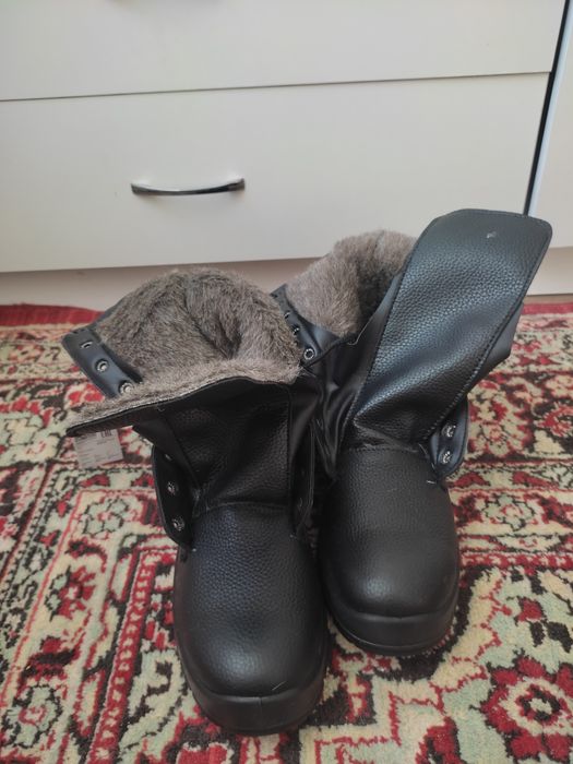 Продам берцы зимние