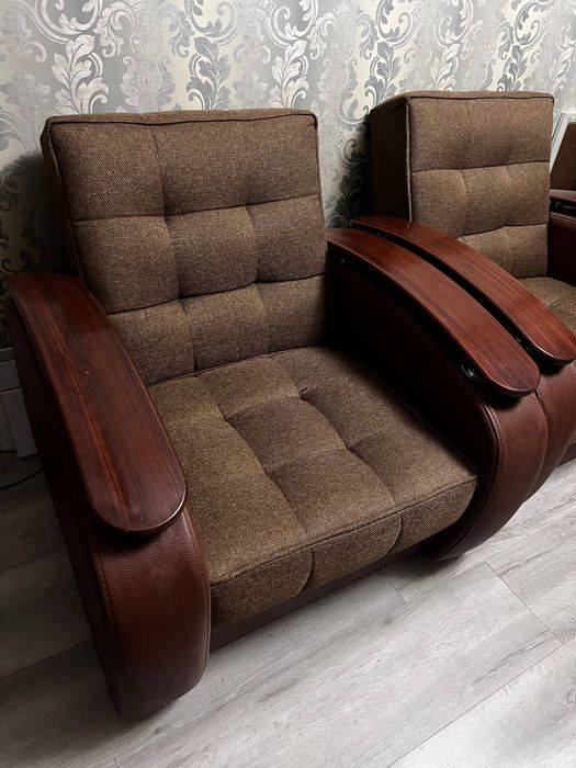 Два удобных кресла