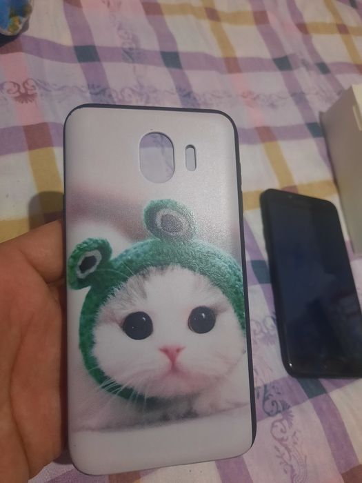 Продам телефон Самсунг J4