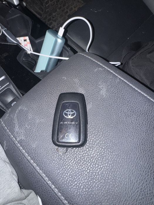 продам ключи camry 70 75