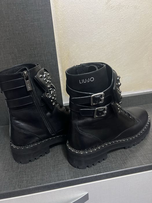 Дамски боти.