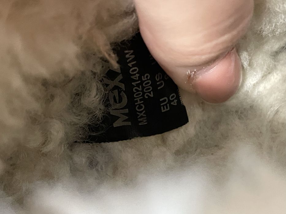 продаю куртки и обувь- комплект