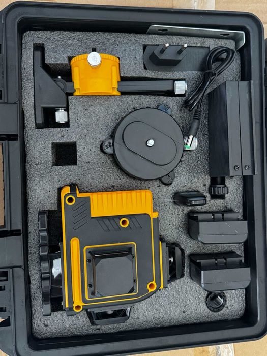 Строителен лазер KraftRoyal Жълт с 360° въртене, 16 зелени линии